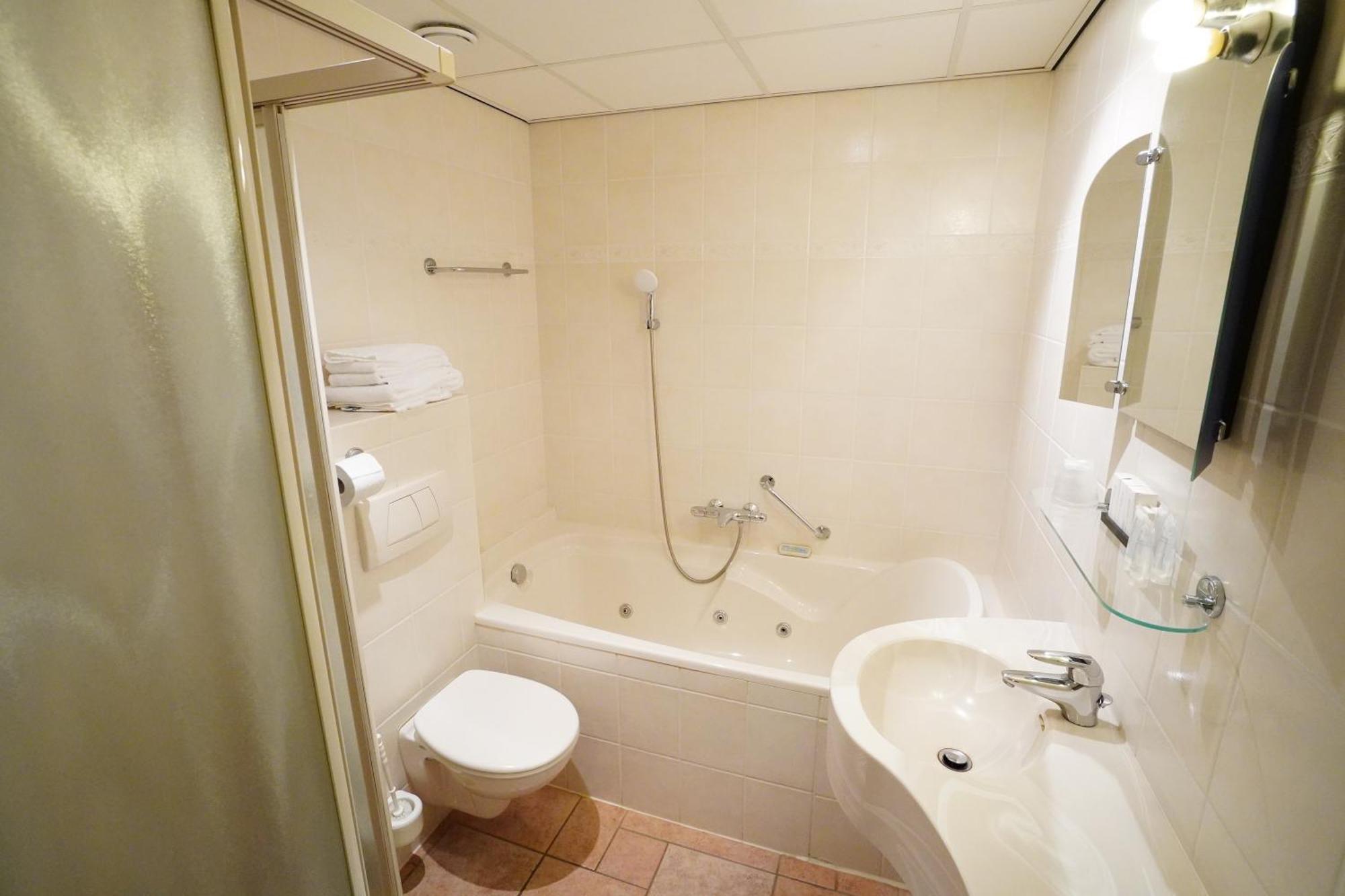 Hotel Den Burg - Digital Access Room photo